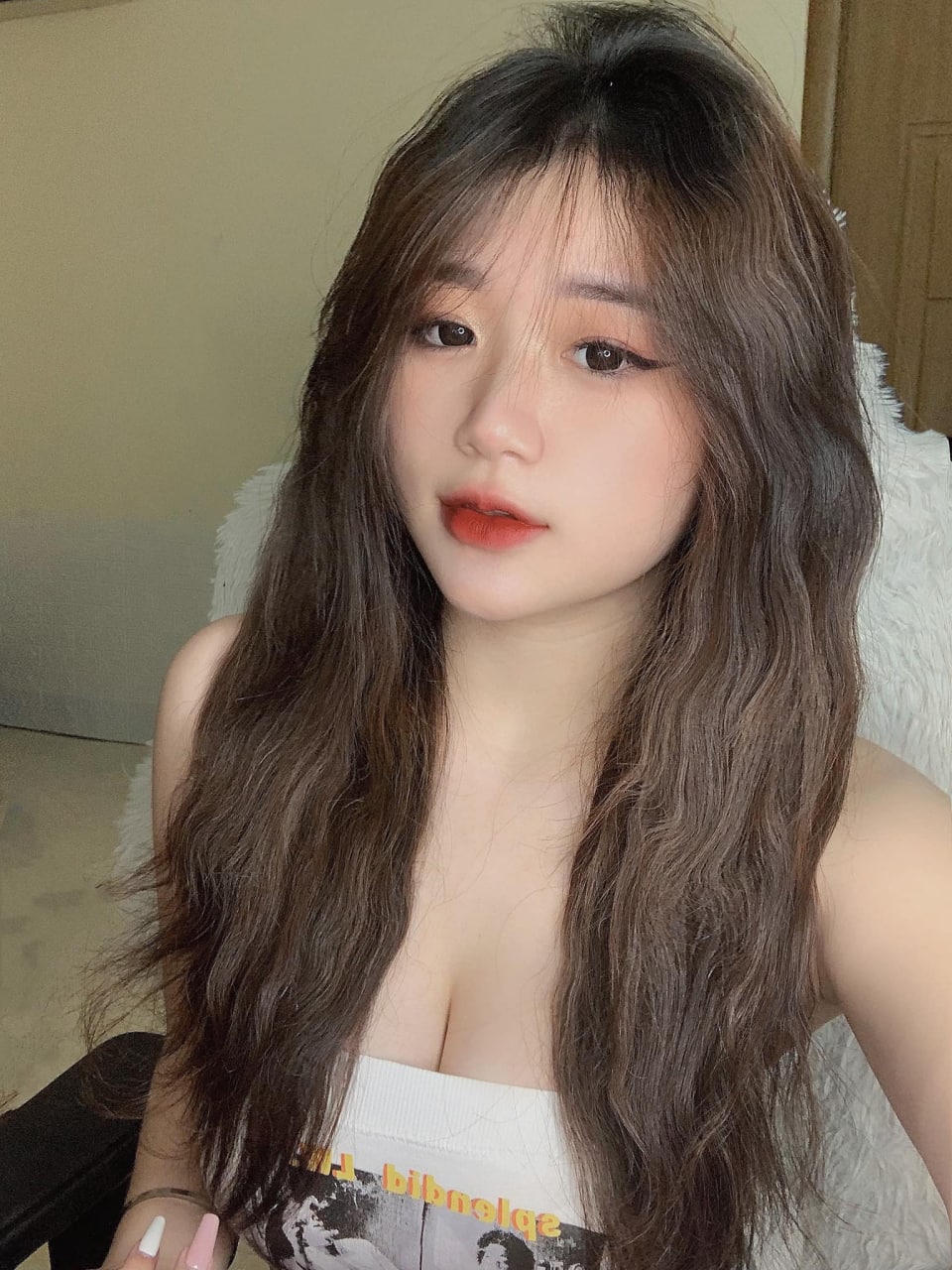 Vẫn còn một số cô gái đường phố xinh đẹp. Cái này có hiệu quả về mặt chi phí. Tôi nhanh chóng kết bạn với cô ấy trên WeChat.